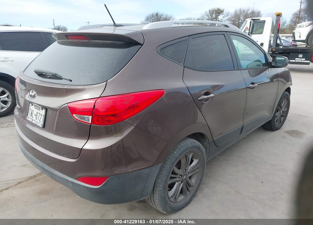2015 HYUNDAI TUCSON SE VIN: KM8JU3AG4FU015071