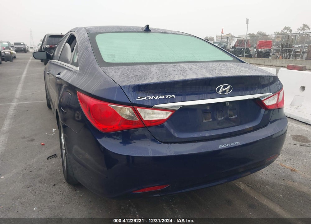 2013 HYUNDAI SONATA VIN: 5NPEB4AC0DH569245