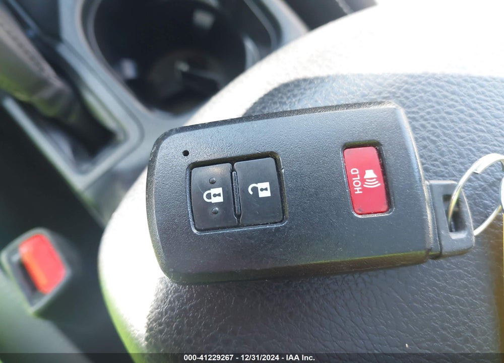 2018 TOYOTA RAV4 HYBRID XLE VIN: JTMRJREVXJD246089