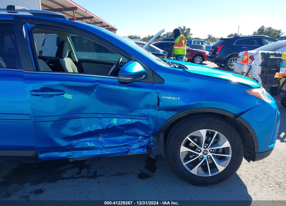 2018 TOYOTA RAV4 HYBRID XLE VIN: JTMRJREVXJD246089