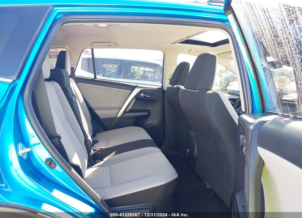 2018 TOYOTA RAV4 HYBRID XLE VIN: JTMRJREVXJD246089