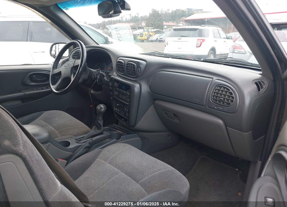 2002 CHEVROLET TRAILBLAZER LT VIN: 1GNDT13S722185786