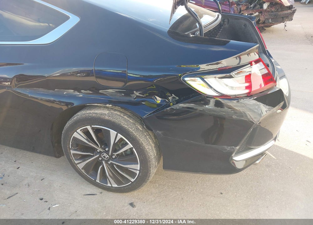 2017 HONDA ACCORD VIN: 1HGCT2B82HA007011