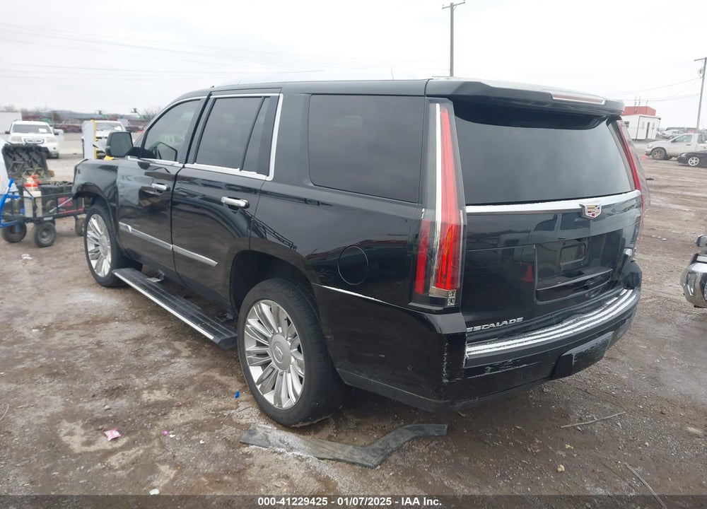 2017 CADILLAC ESCALADE PLATINUM VIN: 1GYS4DKJ4HR337718