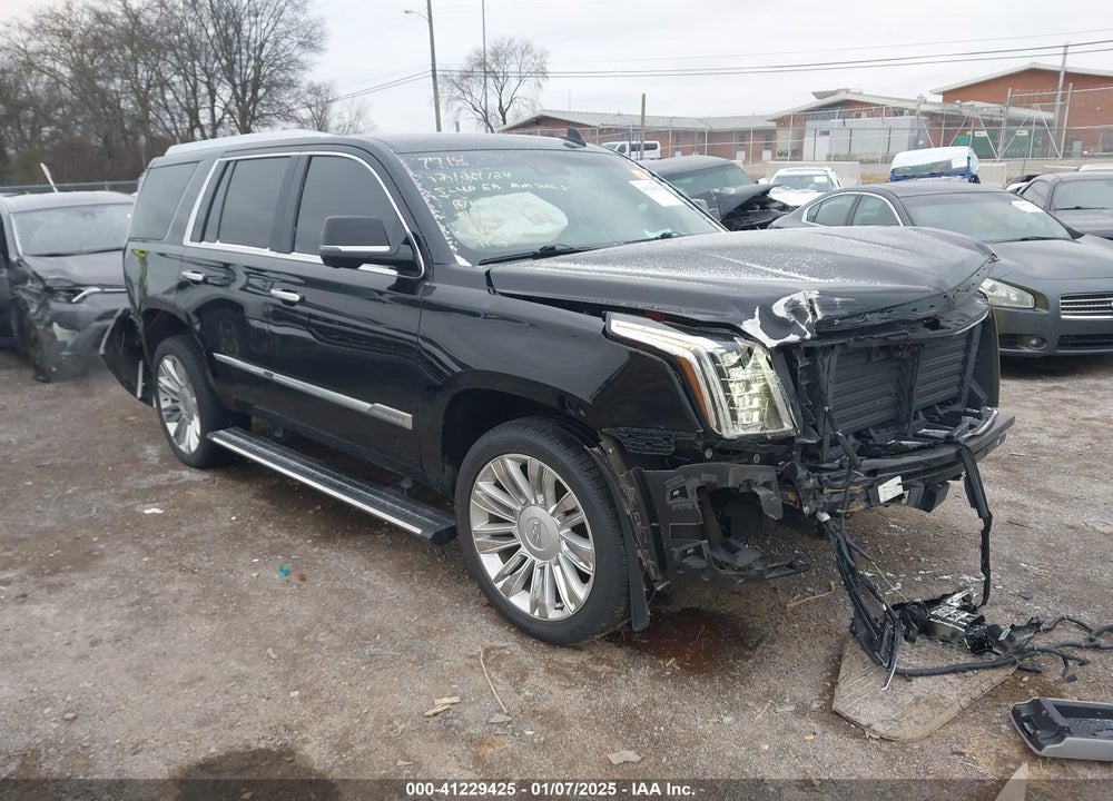 2017 CADILLAC ESCALADE PLATINUM VIN: 1GYS4DKJ4HR337718