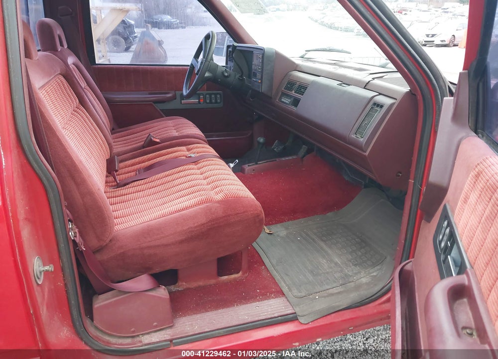 1992 CHEVROLET GMT-400 K1500 VIN: 1GCEK14K7NE208047