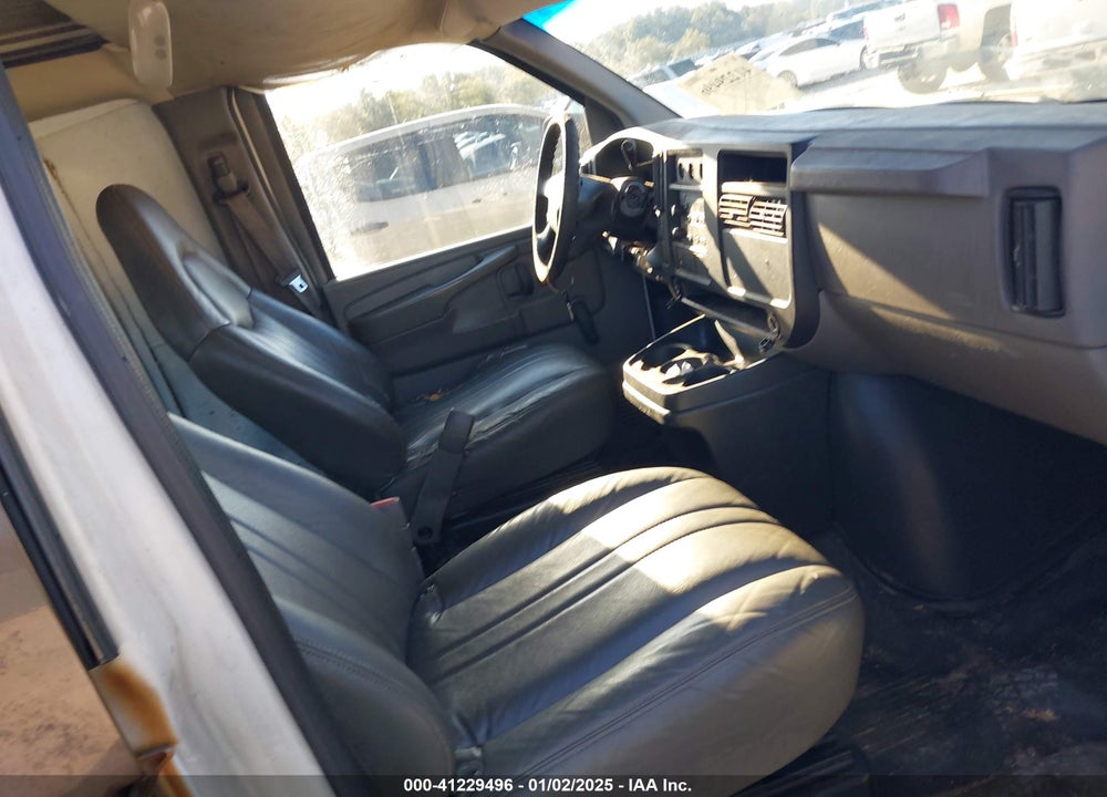 2005 CHEVROLET EXPRESS VIN: 1GCGG25V751237046