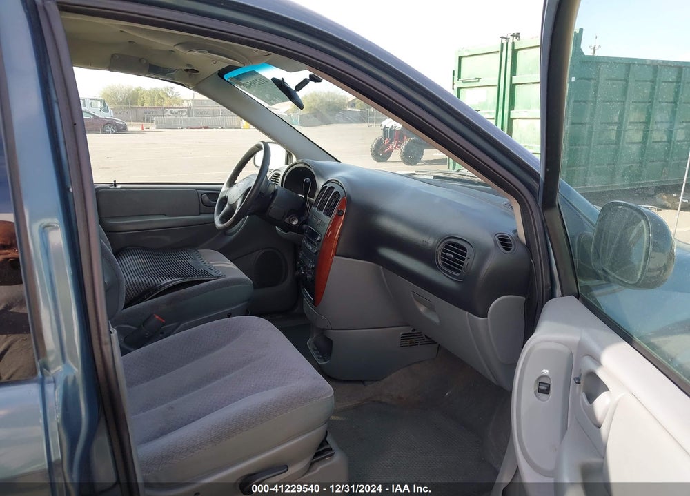 2005 CHRYSLER TOWN & COUNTRY VIN: 1C4GP45R85B431951
