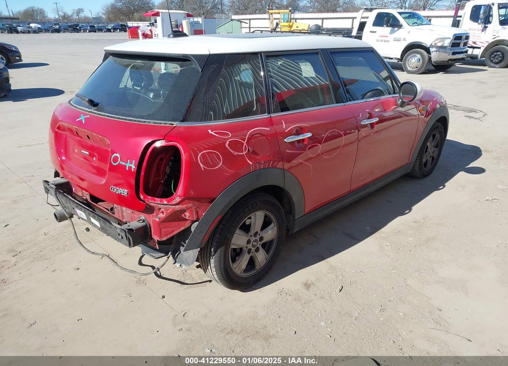 2015 MINI HARDTOP VIN: WMWXS5C58FT832459