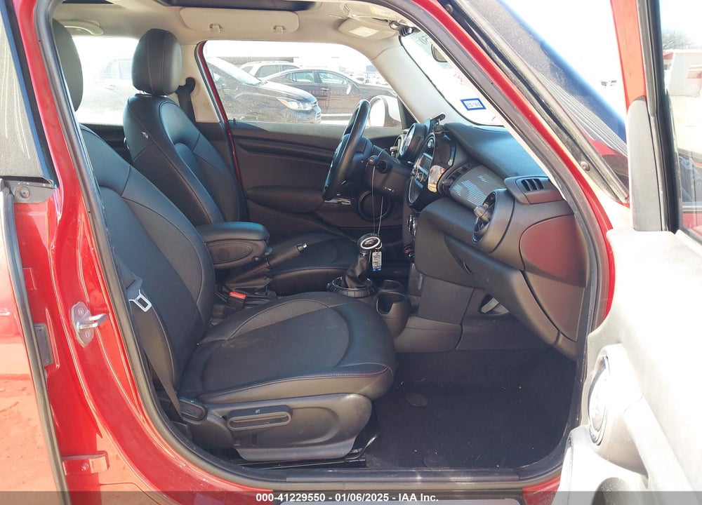 2015 MINI HARDTOP VIN: WMWXS5C58FT832459