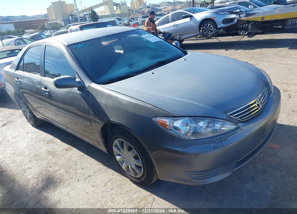 2005 TOYOTA CAMRY LE VIN: 4T1BE30K75U526425