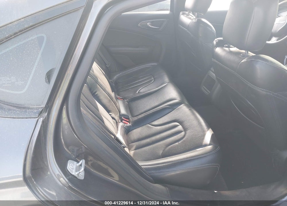 2015 CHRYSLER 200 S VIN: 1C3CCCBG8FN515103