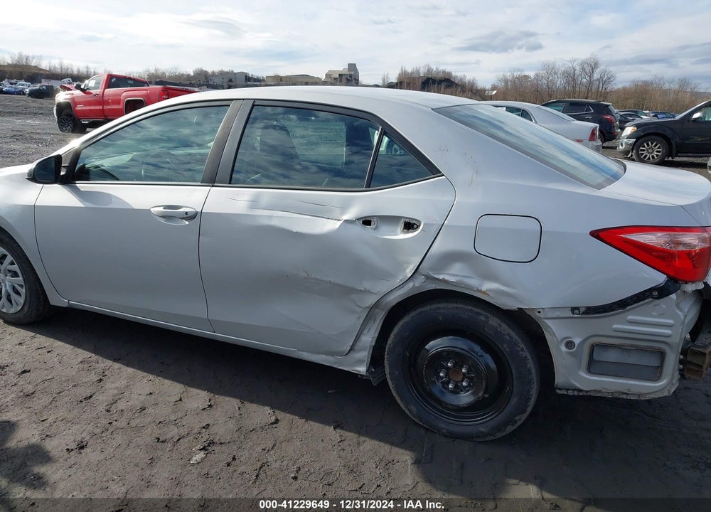 2017 TOYOTA COROLLA LE VIN: 2T1BURHE5HC770262