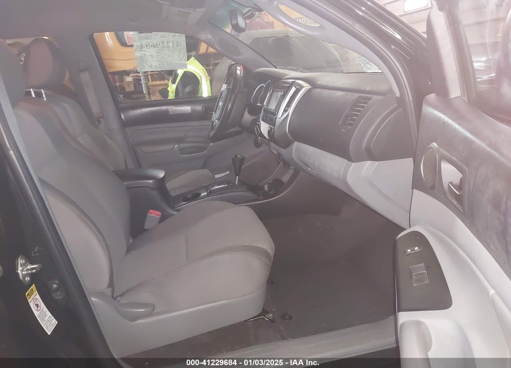 2015 TOYOTA TACOMA VIN: 5TFLU4EN1FX145996