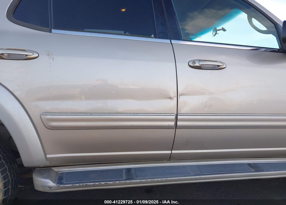 2001 TOYOTA SEQUOIA SR5 V8 VIN: 5TDBT44A11S022985