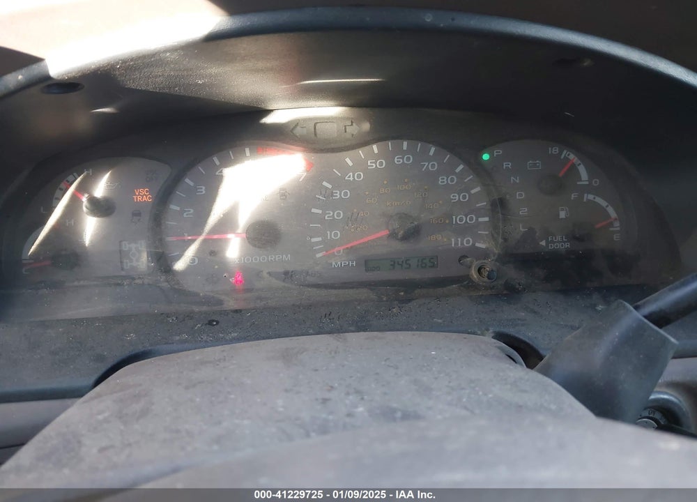 2001 TOYOTA SEQUOIA SR5 V8 VIN: 5TDBT44A11S022985