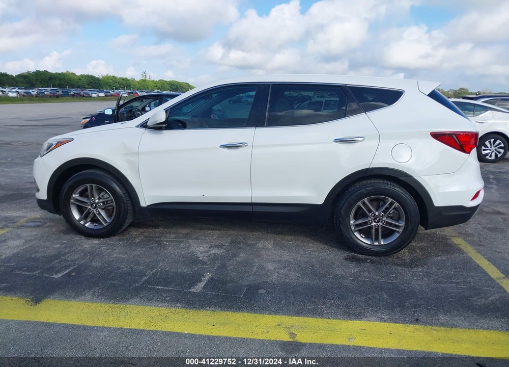 2017 HYUNDAI SANTA FE SPORT 2.4L VIN: 5NMZT3LB8HH016438