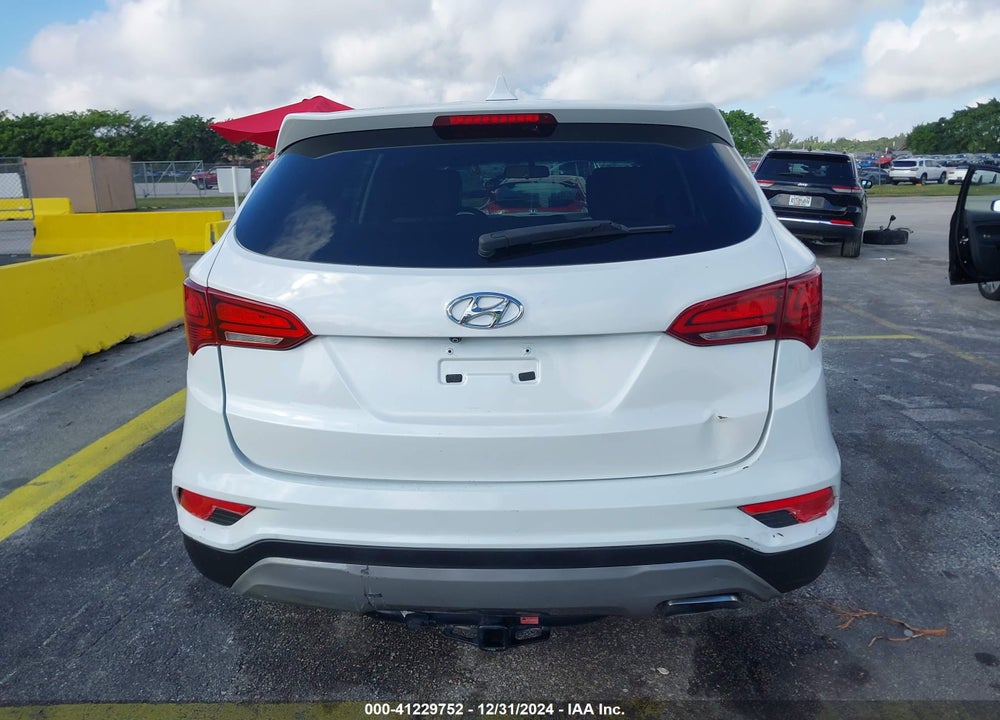 2017 HYUNDAI SANTA FE SPORT 2.4L VIN: 5NMZT3LB8HH016438