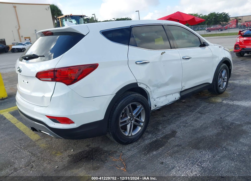 2017 HYUNDAI SANTA FE SPORT 2.4L VIN: 5NMZT3LB8HH016438
