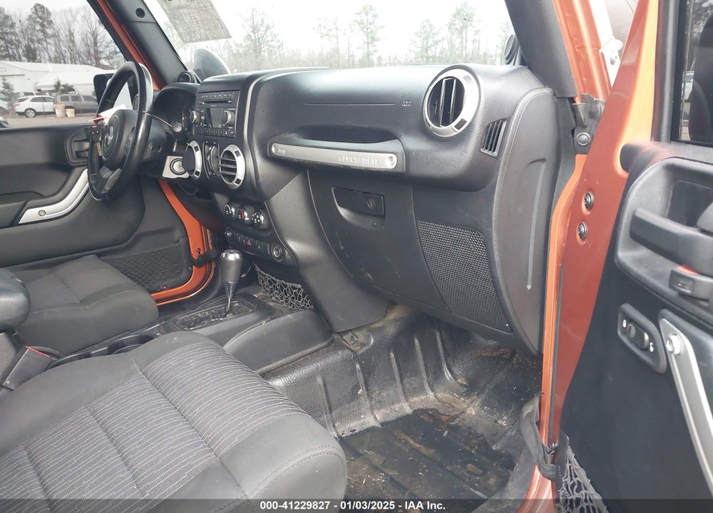 2011 JEEP WRANGLER UNLIMITED RUBICON VIN: 1J4BA6H11BL637626