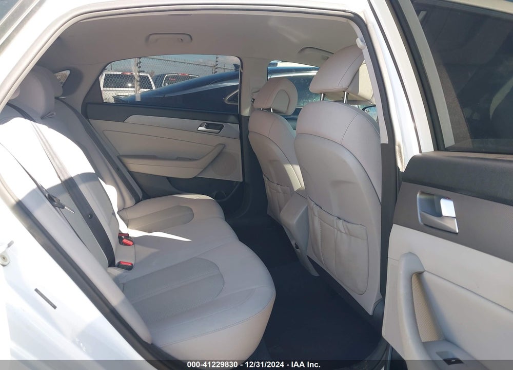 2015 HYUNDAI SONATA SE VIN: 5NPE24AF6FH245634