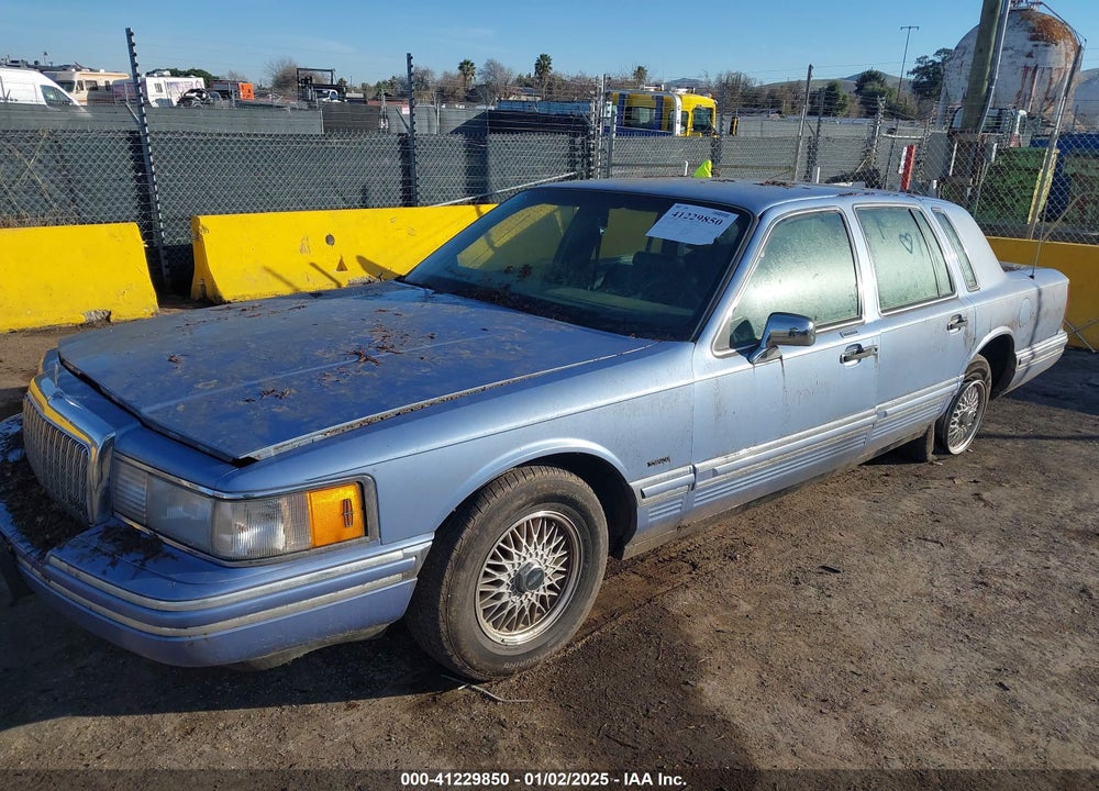 1994 LINCOLN TOWN CAR SIGNATURE/TOURNAMENT VIN: 1LNLM82W6RY755424