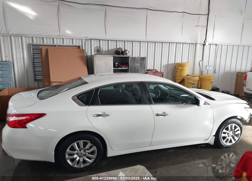 2017 NISSAN ALTIMA VIN: 1N4AL3AP8HC274782