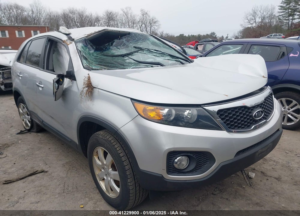 2013 KIA SORENTO LX VIN: 5XYKT3A62DG330663