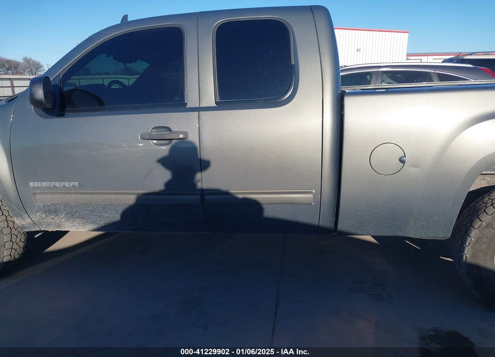 2011 GMC SIERRA 1500 SLE VIN: 1GTR2VE35BZ141985