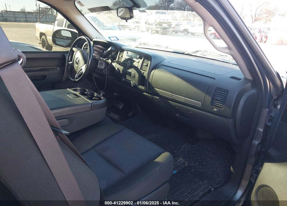 2011 GMC SIERRA 1500 SLE VIN: 1GTR2VE35BZ141985