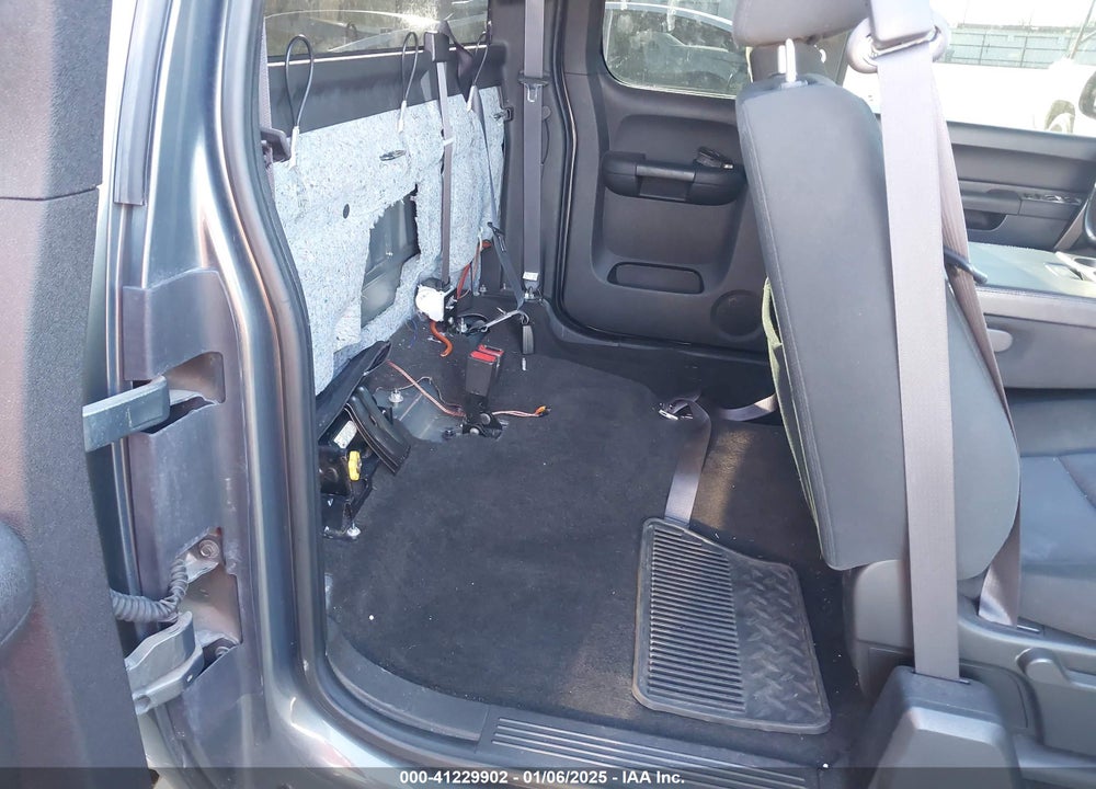 2011 GMC SIERRA 1500 SLE VIN: 1GTR2VE35BZ141985