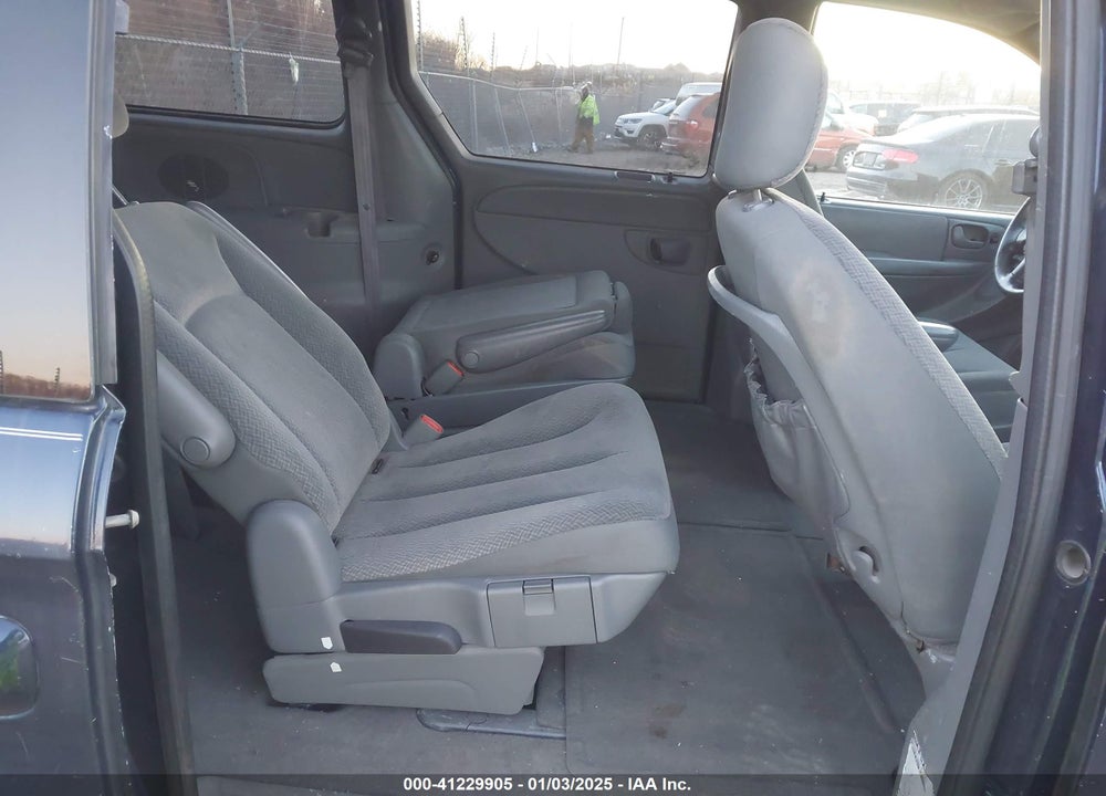 2005 DODGE GRAND CARAVAN SE VIN: 2D4GP24R15R172133