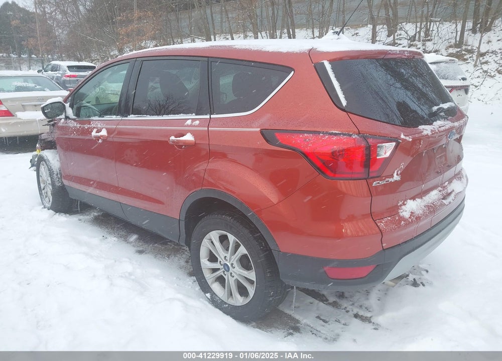2019 FORD ESCAPE SE VIN: 1FMCU9GD5KUB76144