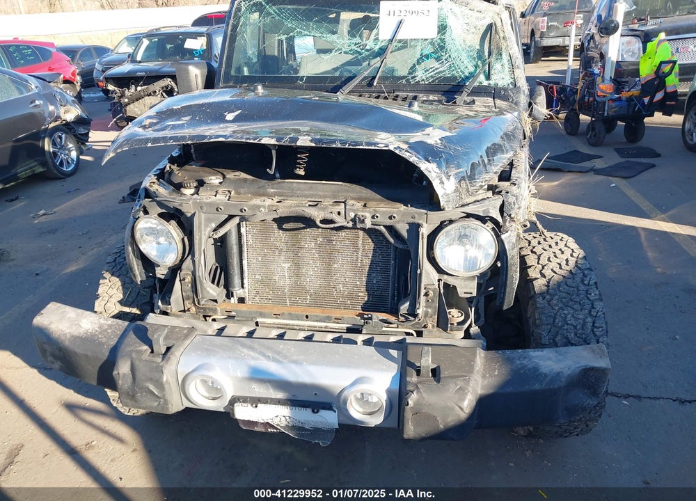 2008 JEEP WRANGLER UNLIMITED SAHARA VIN: 1J8GA59188L542812