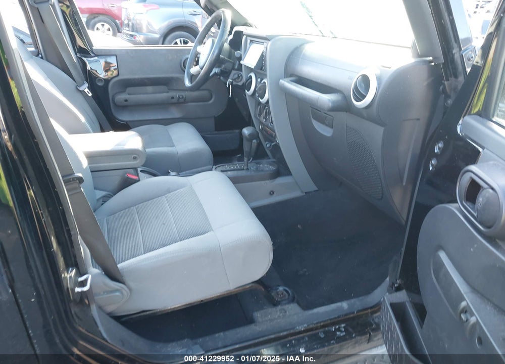2008 JEEP WRANGLER UNLIMITED SAHARA VIN: 1J8GA59188L542812
