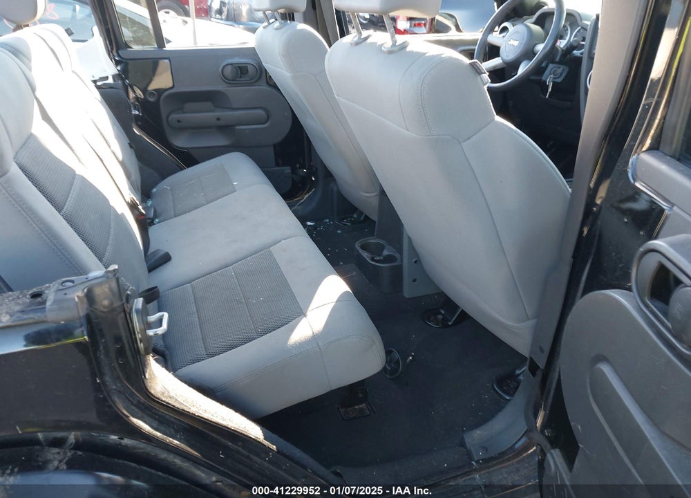 2008 JEEP WRANGLER UNLIMITED SAHARA VIN: 1J8GA59188L542812