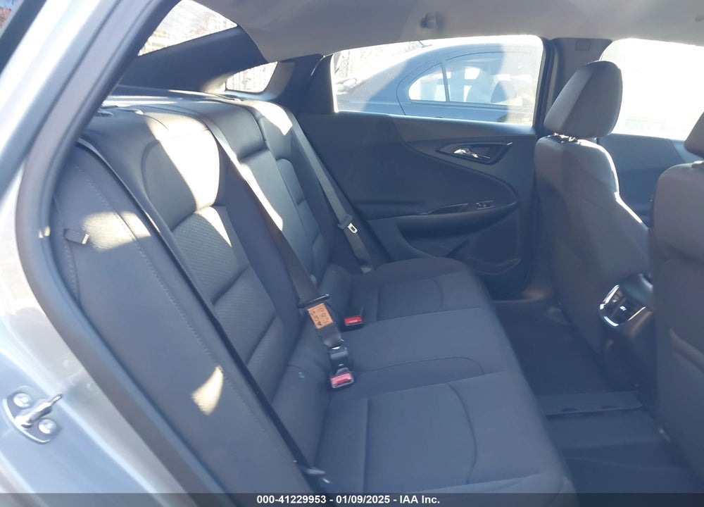 2025 CHEVROLET MALIBU VIN: 1G1ZD5ST2SF105258