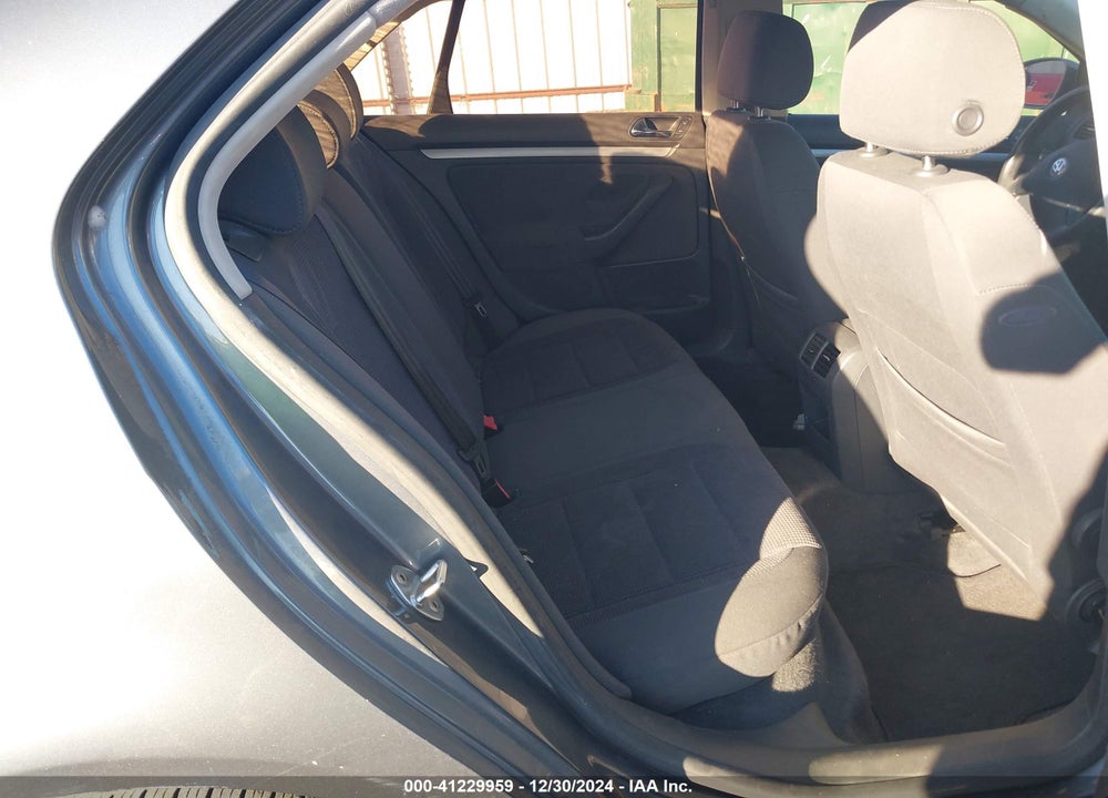 2005 VOLKSWAGEN JETTA VALUE EDITION VIN: 3VWPF71K15M615020