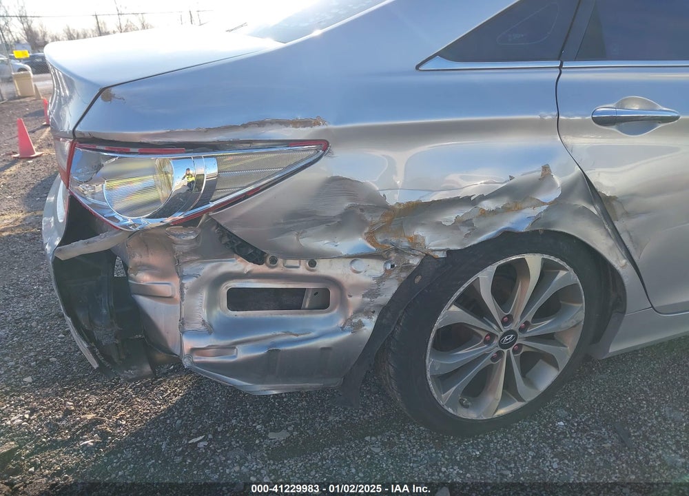 2013 HYUNDAI SONATA VIN: 5NPEC4AB3DH654889