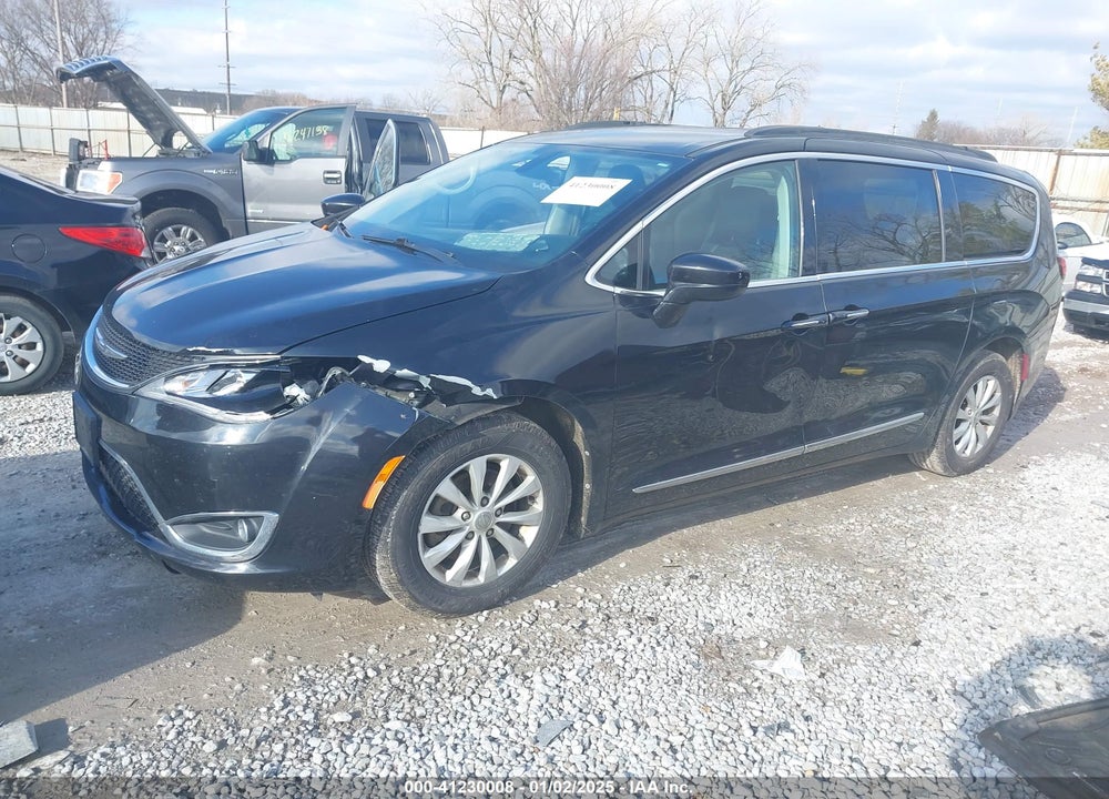 2017 CHRYSLER PACIFICA TOURING L VIN: 2C4RC1BG8HR569503