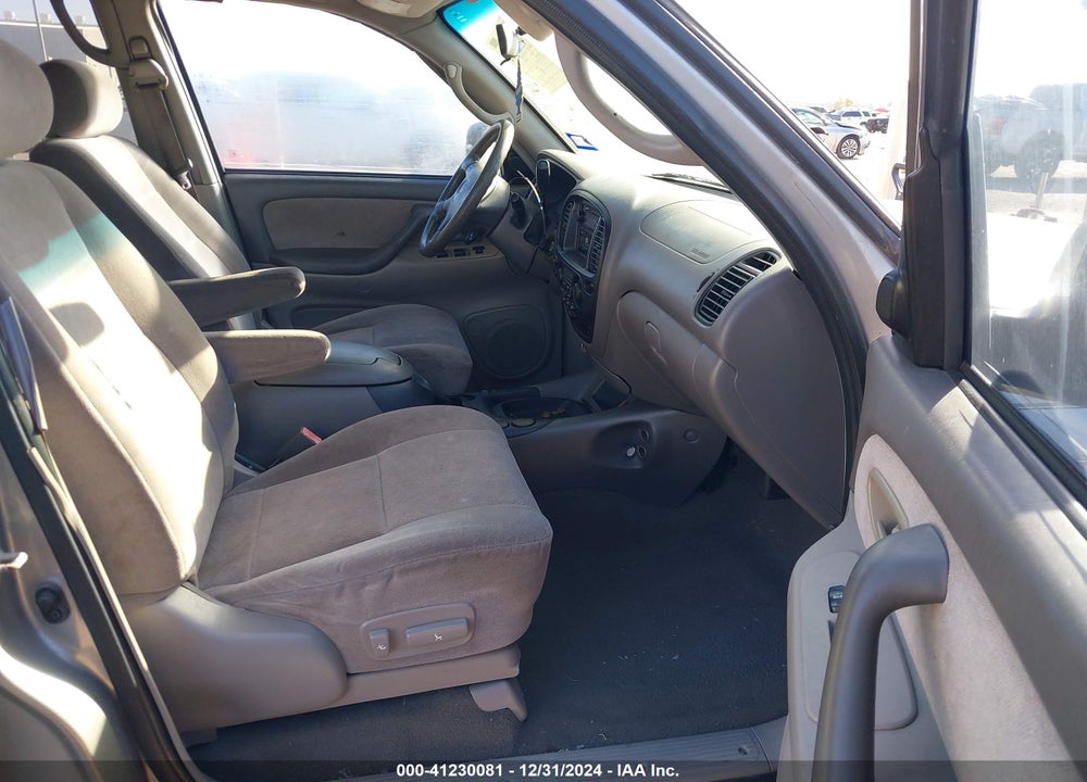 2002 TOYOTA SEQUOIA SR5 V8 VIN: 5TDZT34A02S090592