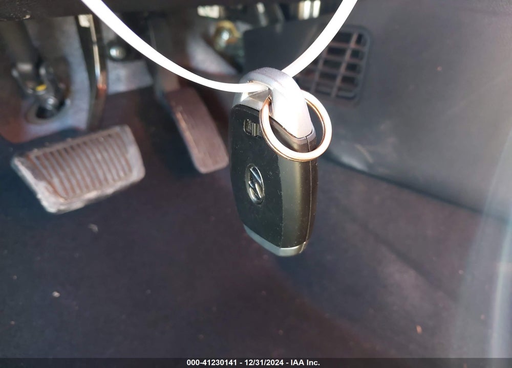 2021 HYUNDAI VENUE SEL VIN: KMHRC8A35MU104256