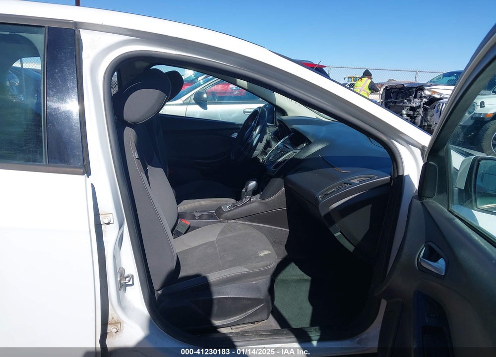 2014 FORD FOCUS VIN: 1FADP3F22EL117601