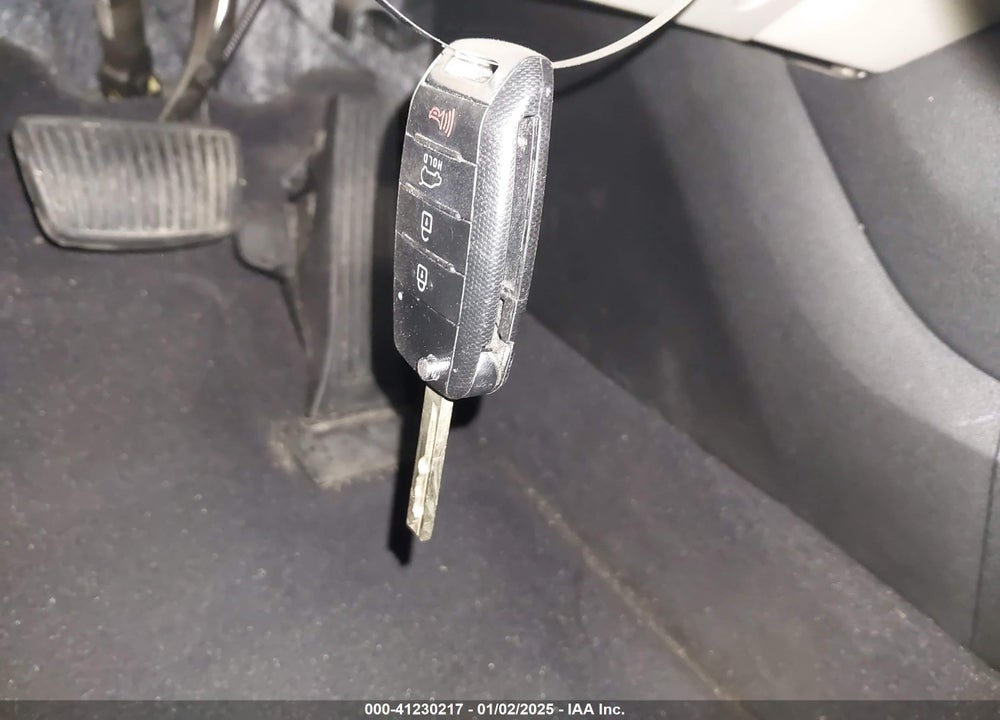 2016 KIA SORENTO 2.4L LX VIN: 5XYPG4A37GG053809