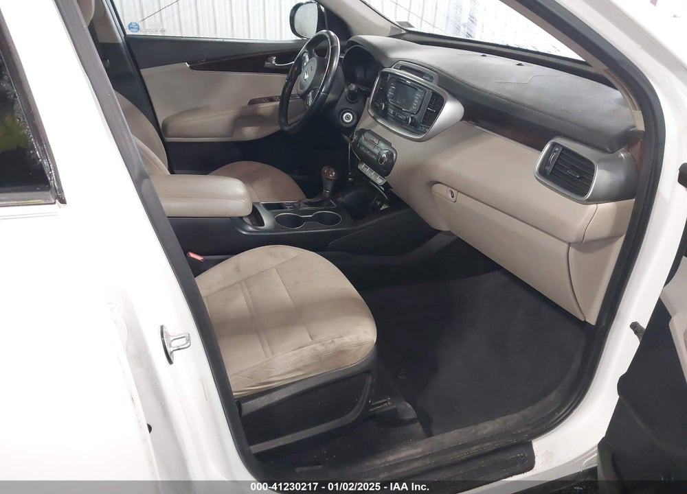 2016 KIA SORENTO 2.4L LX VIN: 5XYPG4A37GG053809