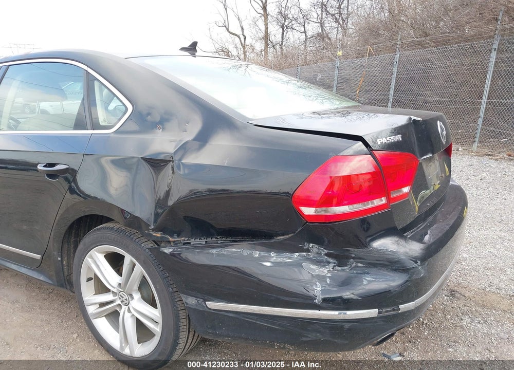 2015 VOLKSWAGEN PASSAT 1.8T SE VIN: 1VWBT7A33FC005702