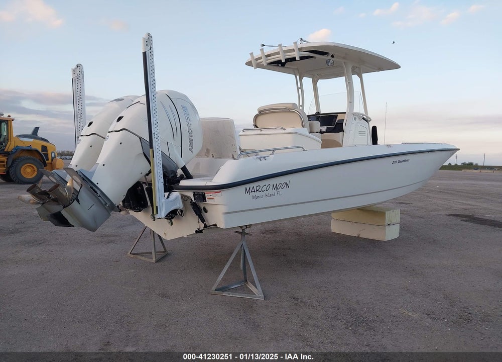 2018 BOSTON WHALER OTHER VIN: BWCE0776I718