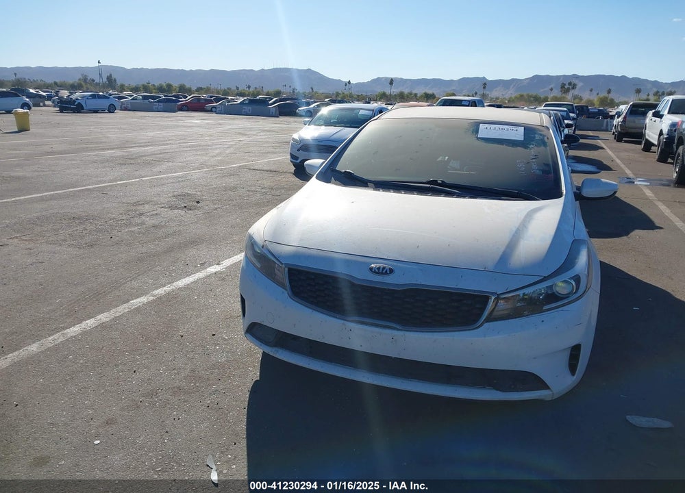 2017 KIA FORTE VIN: 3KPFL4A76HE116813