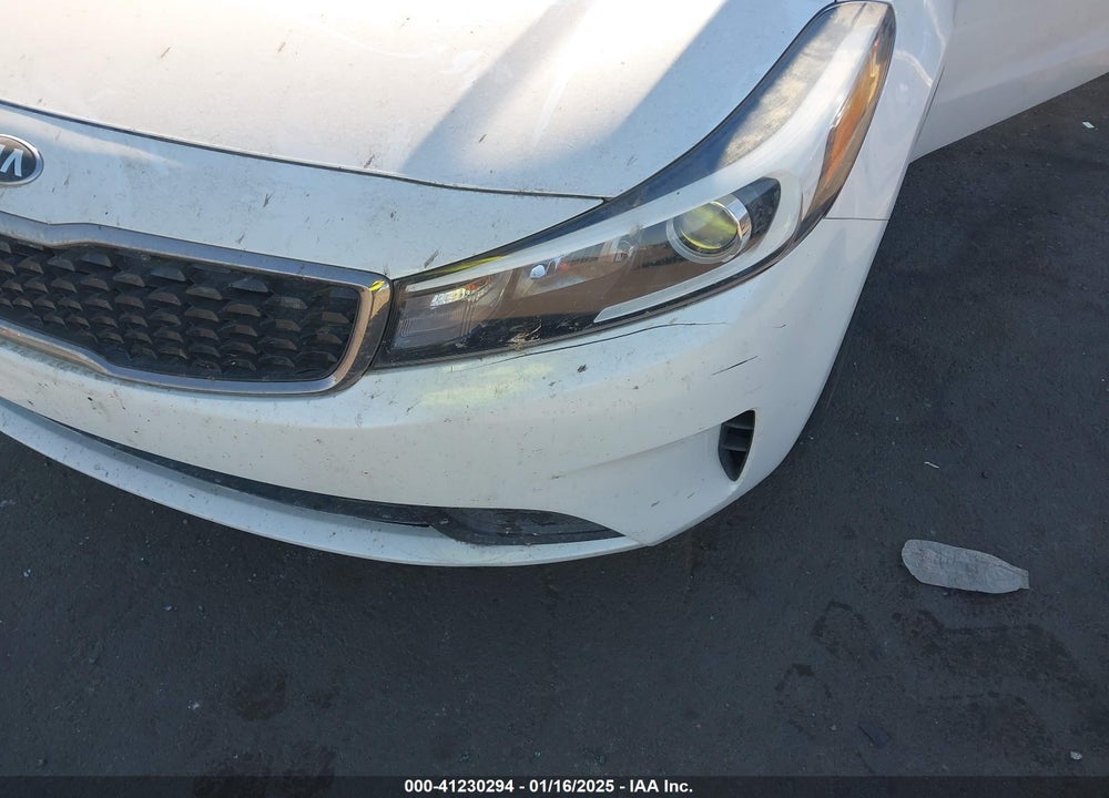 2017 KIA FORTE VIN: 3KPFL4A76HE116813