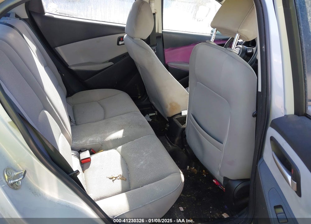 2019 TOYOTA YARIS LE VIN: 3MYDLBYV9KY527985